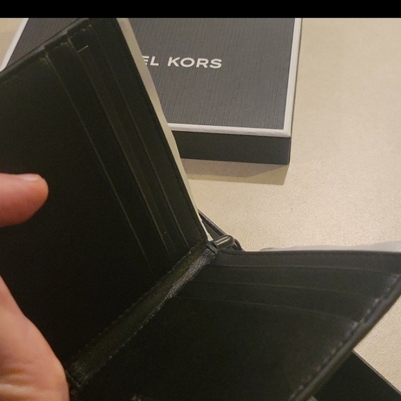 NEW! MICHAEL KORS Signature Logo Black Bi-fold Wallet & Money Clip GIft Set. - Picture 2 of 5